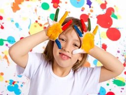 چگونه نقاشی خانه را به کودک خود بیاموزیم؟